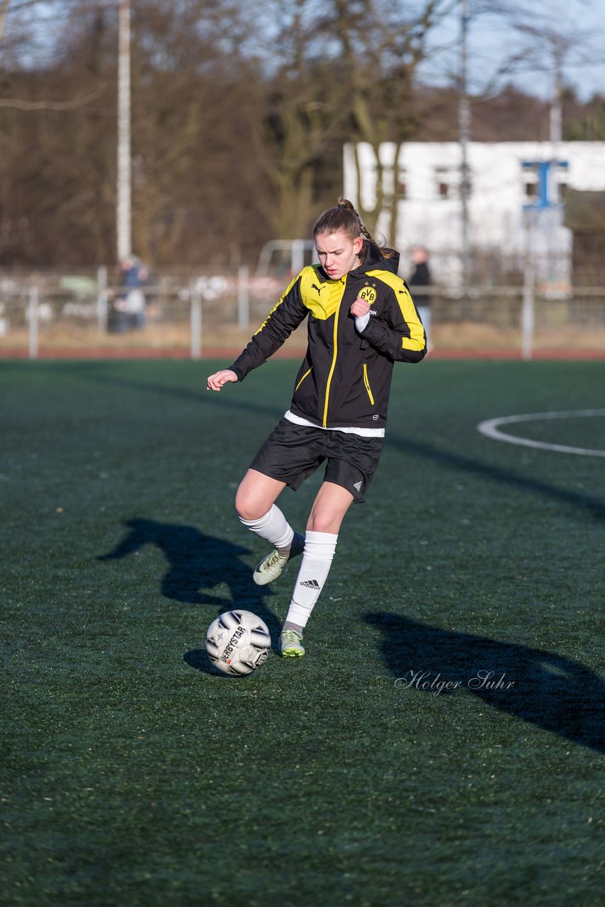 Bild 56 - Frauen SG Holstein Sued - SV Gruenweiss-Siebenbaeumen : Ergebnis: 0:2